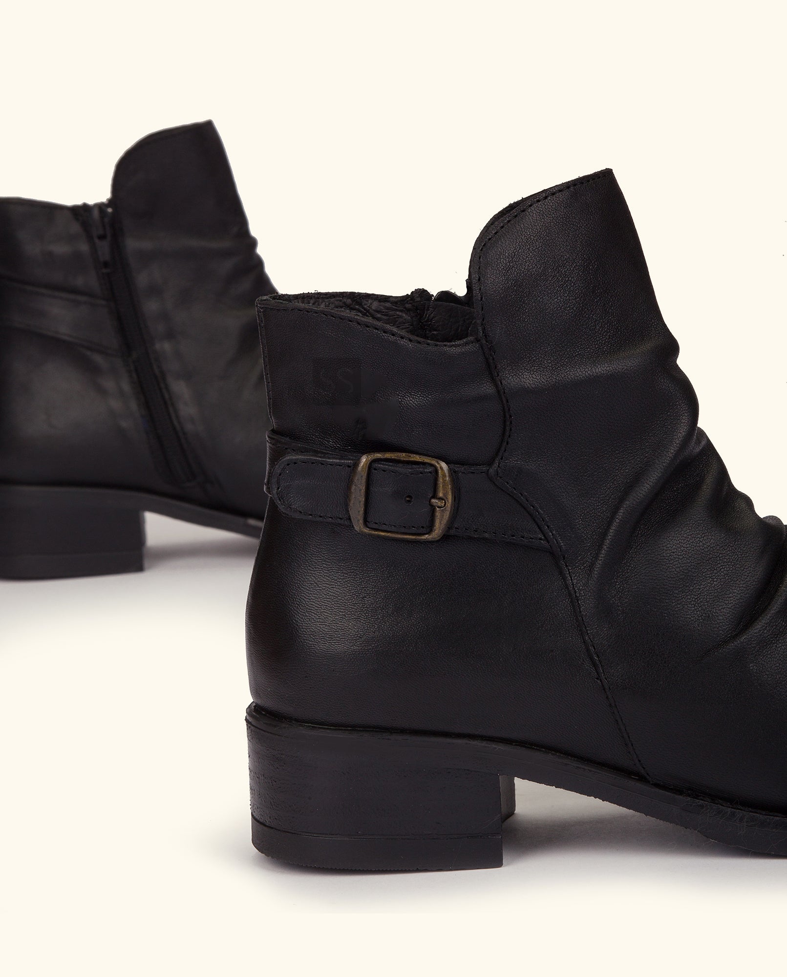 Flat ankle boot MONS-002 black