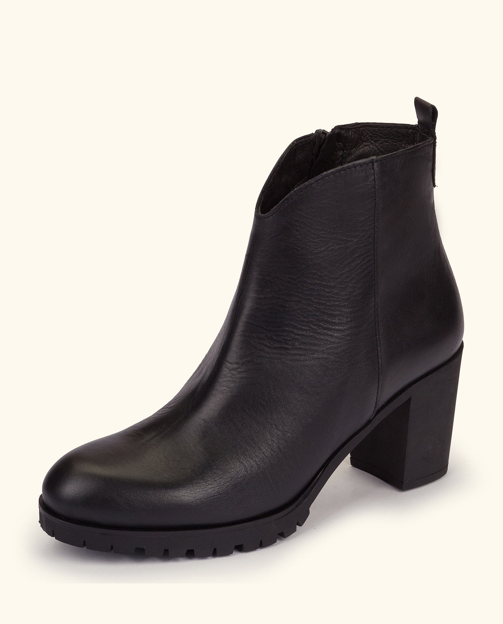 Heeled shoe PRAGA-012 black