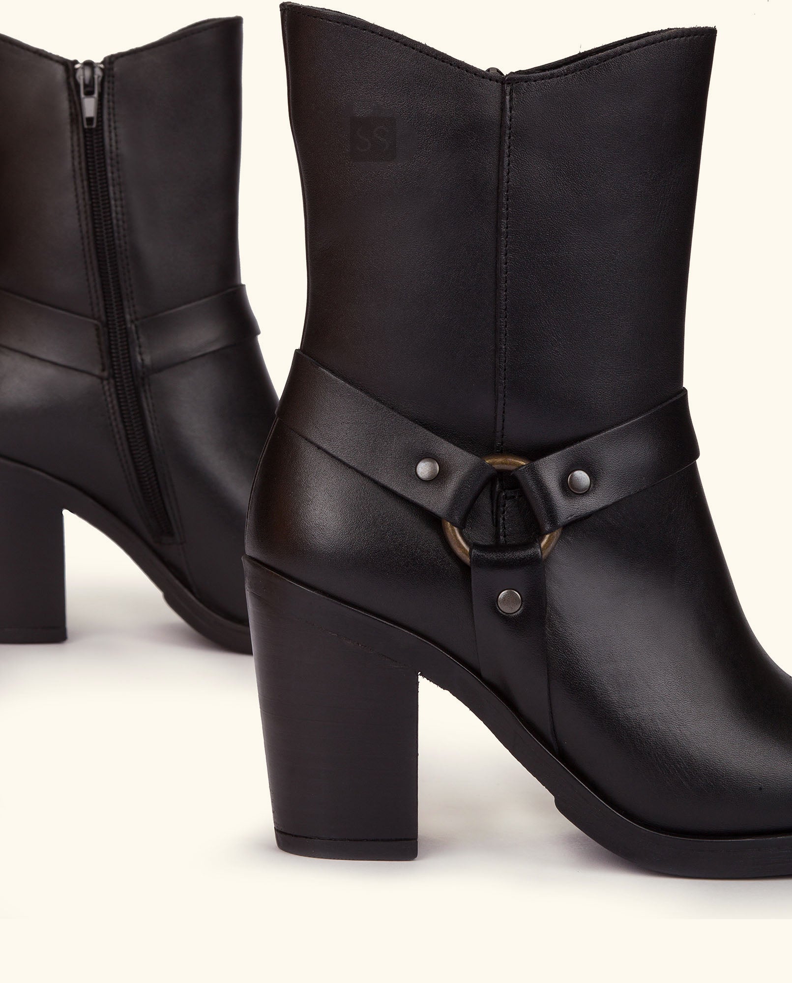 Heeled ankle boot TOURS-008 black